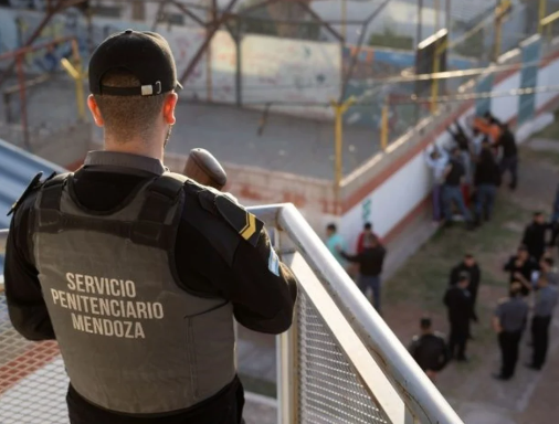 Lo denunciaron por abuso y se suicidó frente a la Policía cuando iba a ser detenido