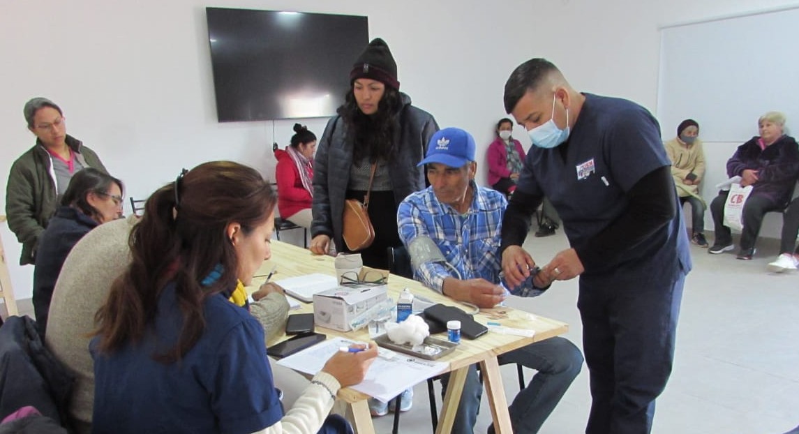 Realizaron controles visuales a pacientes diabéticos e hipertensos en Colonia El Simbolar