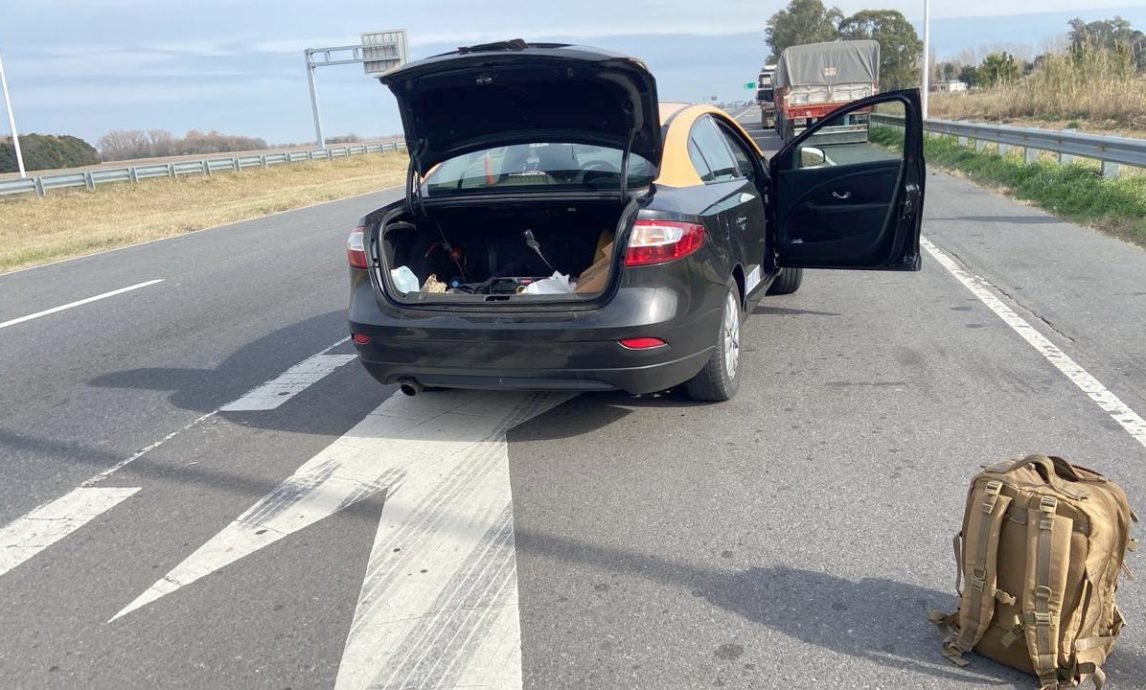 Taxista fue detenido cuando realizaba viajes cargado con cocaína