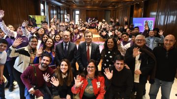El gobernador Zamora y el Jefe de Gabinete recibieron a alumnos de Banda, Capital y Robles