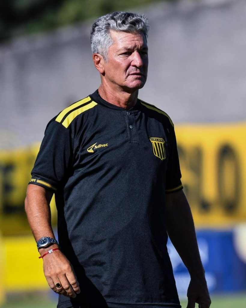 Mario Sciacqua dejará de ser técnico de Mitre