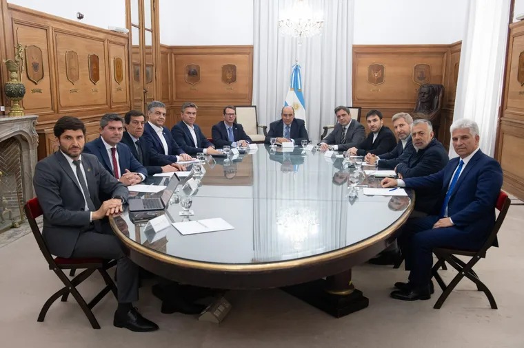 Guillermo Francos recibirá a los gobernadores en la Casa Rosada, en ausencia de Milei