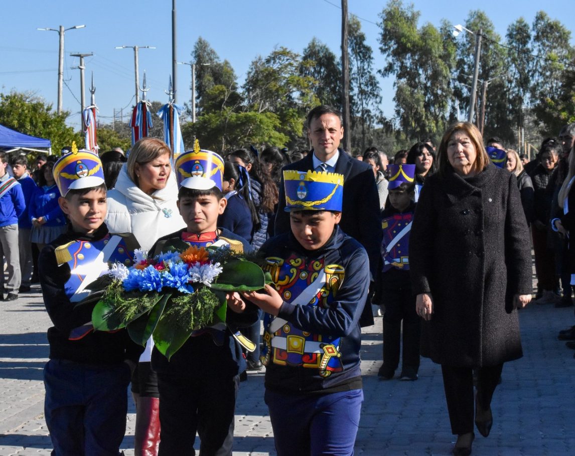La figura de Manuel Belgrano convocó a la comunidad de Fernández en el Paseo del Agro