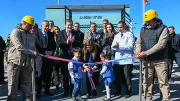 Zamora inauguró obras en una Escuela, un nuevo Jardín de Infantes y entregó viviendas sociales en Puerta Grande
