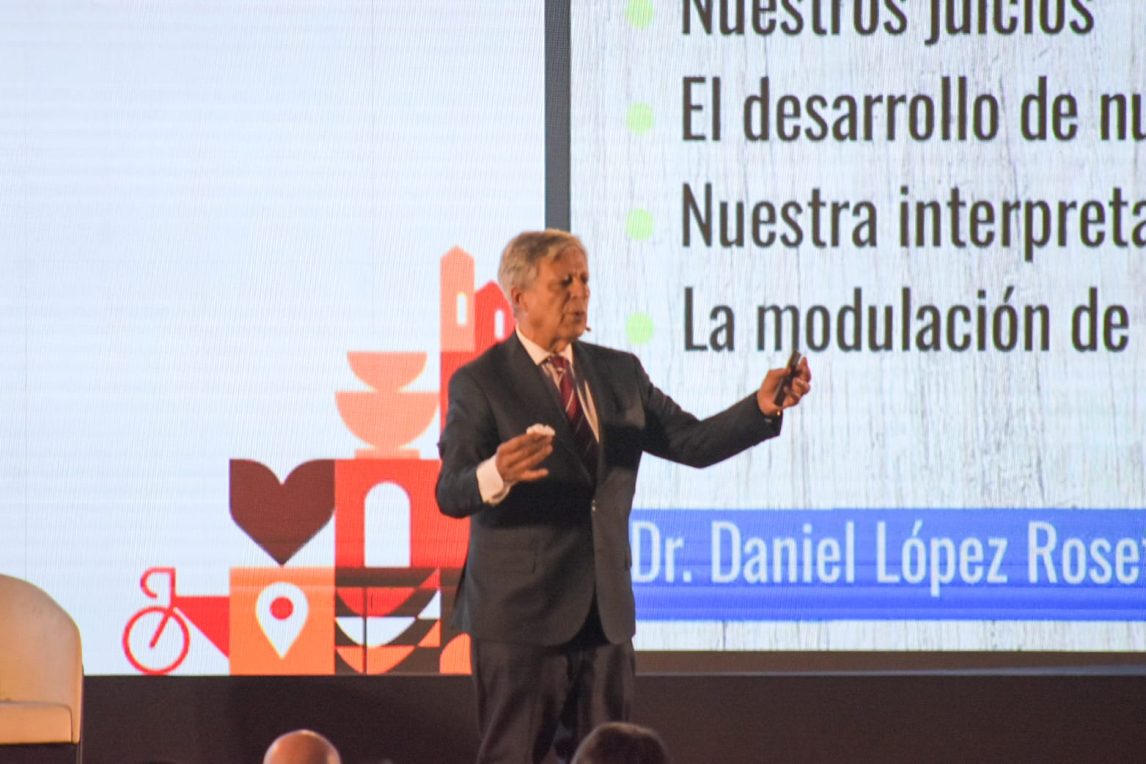 “Hoy no atiendo privadamente, hago actividad en el hospital y eso me hace muy feliz”