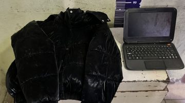 Recuperan bienes robados, cuando el acusado, que escapó, los ofrecía a bajo costo