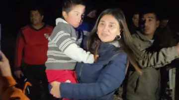Emoción y alivio tras más de 12 horas de búsqueda: cómo y dónde hallaron al niño que se perdió en Alberdi