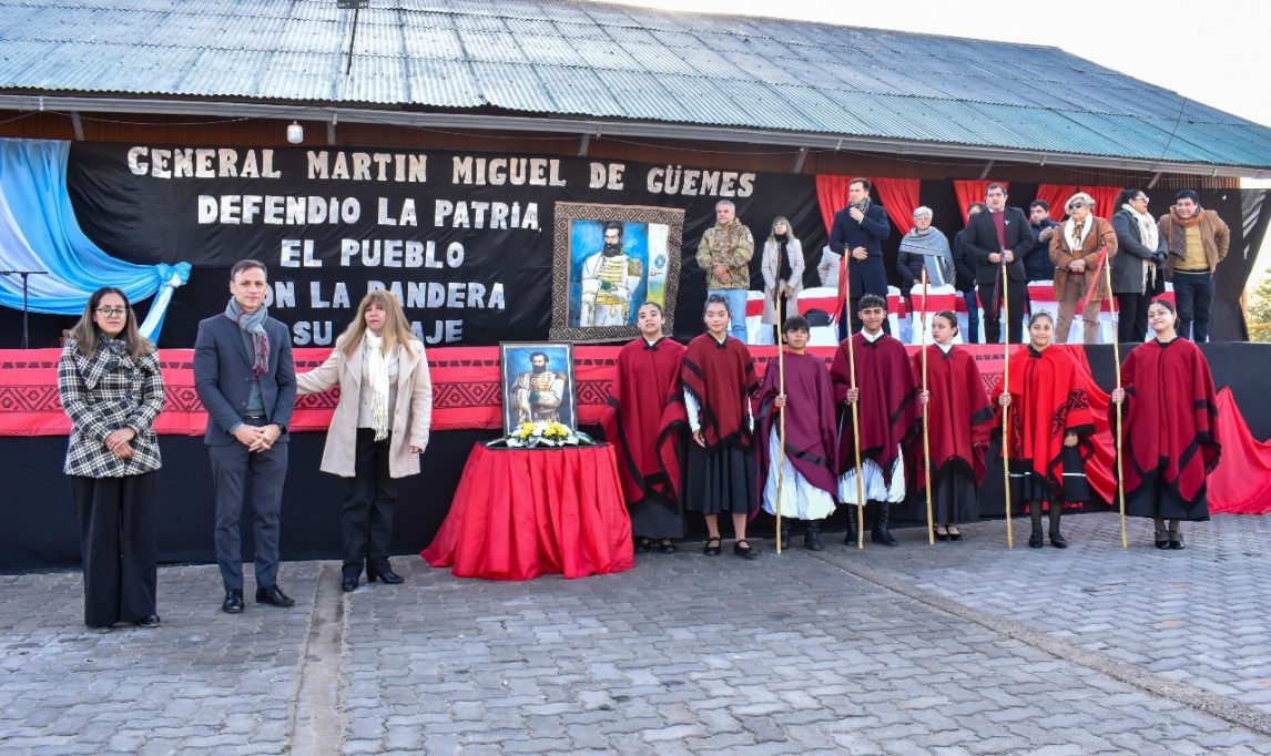 Víctor Araujo encabezó el acto para conmemorar al General Martín Miguel Güemes en Fernández
