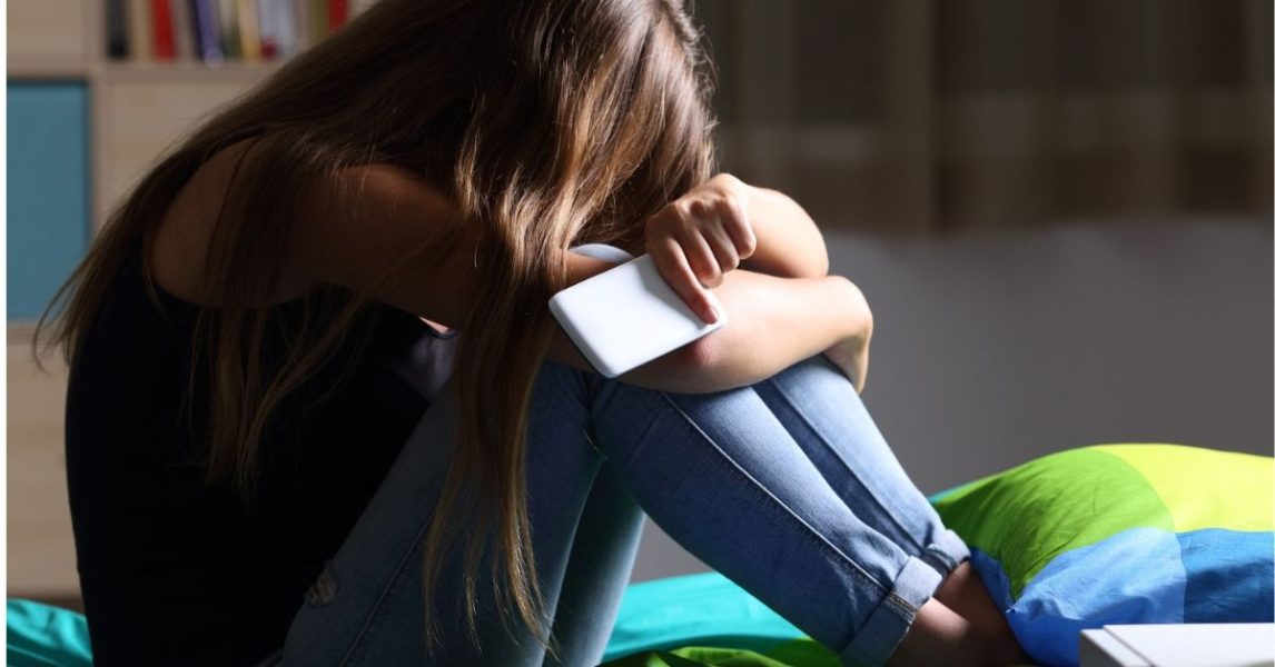 Una docente denunció que una alumna y su hermana fueron abusadas por el padrastro
