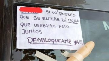 “Desbloqueame ya”: La insólita advertencia con juguete sexual que apareció en un auto