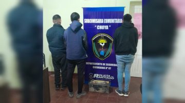 Choya: capturan a tres hombres por robarle la batería del auto a un vecino y venderla a otro