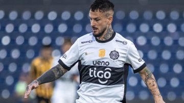 “Pipa” Benedetto arregló con Newell´s y volverá al fútbol argentino