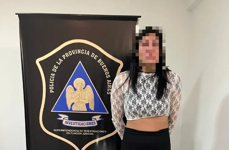 Una mujer fue detenida por extorsión: le exigía 100 mil dólares a su amante para no revelar su relación