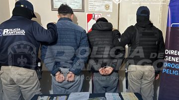 Nueva Esperanza: Dos jóvenes fueron detenidos en la madrugada por venta de drogas