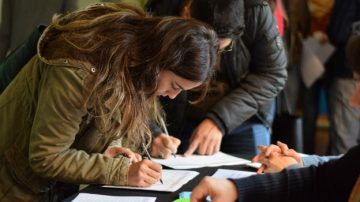 Frías: Receptan documentación para inscripciones de docentes