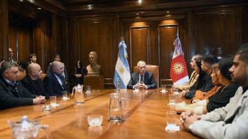 El Jefe de Gabinete recibió a 32 estudiantes de medicina que realizarán sus práctica en la provincia