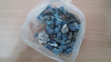 Madre e hijos fueron a la Comisaría a entregar envoltorios de droga y pedir ayuda por su adicción