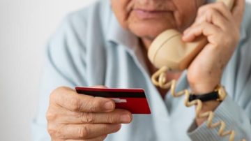 Una mujer se hizo pasar por empleada del Banco Nación y estafó a un jubilado por $1.000.000