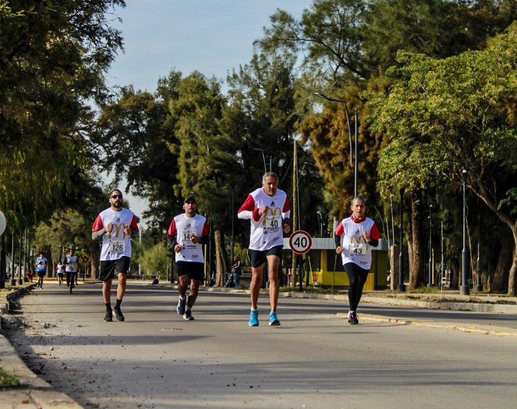 La Ciudad se pone en movimiento: llega la 5ª edición de la maratón “Santiago Corre”
