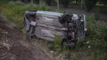 Impresionante vuelco de un Fiat 147 en la ruta 36 camino a Tres Cerros