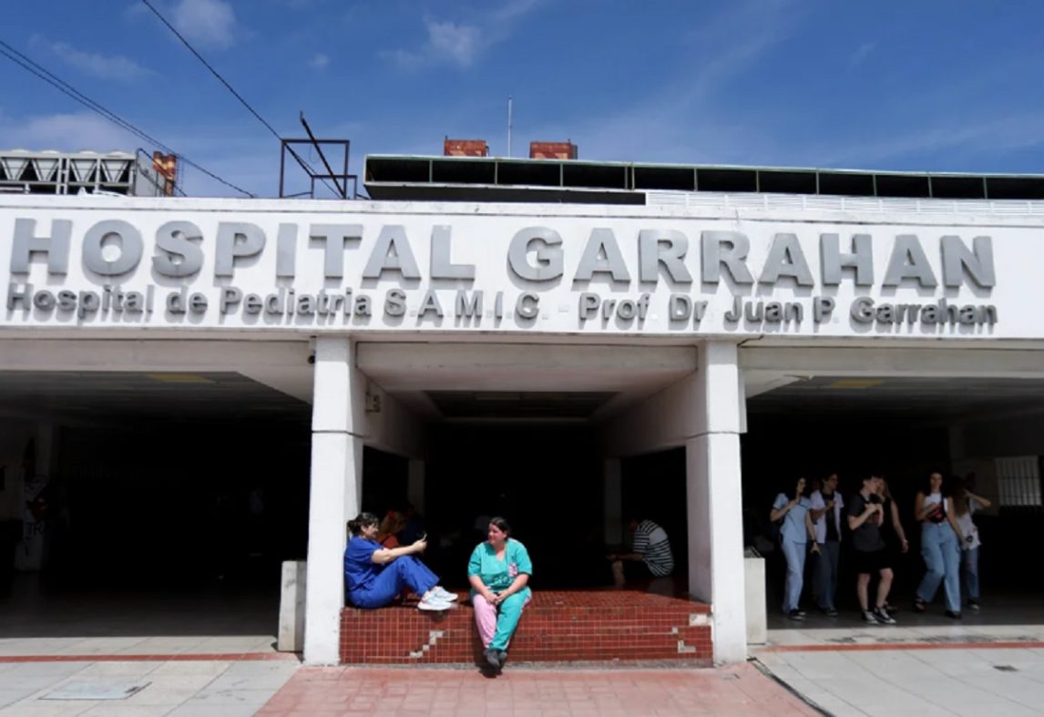 Residentes del Garrahan desmintieron al Gobierno tras el anuncio de un aumento salarial