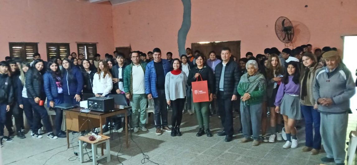 El proyecto de EDUNSE “Montón de libros. Lectores en movimiento” llega a Nueva Francia