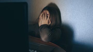 Una niña de 12 años era obligada por un hombre a enviarle fotos íntimas