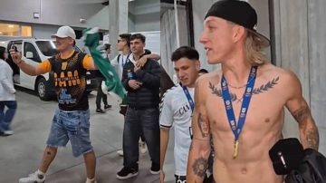 Ignacio Schor le paró el carro a un hincha de Mitre que se prendió a los festejos de Platense