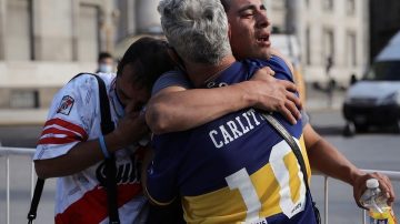 Levante la mano el que no festeja triunfo ajeno