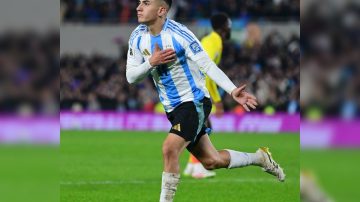 Argentina con uno menos y sin Messi en cancha rescató un empate ante Colombia