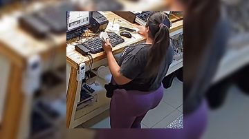 VIDEO. “Robaba plata y comida”: confitería escracha a exempleada tras las denuncias