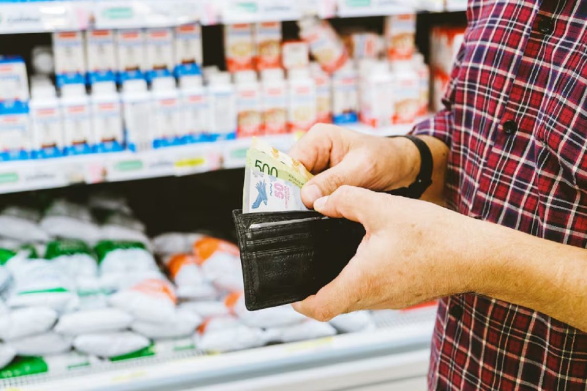 En mayo, una familia tipo necesitó $ 1.110.624 para no ser pobre