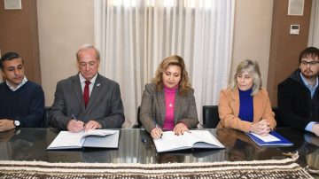 La intendente Fuentes y el presidente del Consejo de Ingeniería firmaron un convenio para agilizar trámites on line