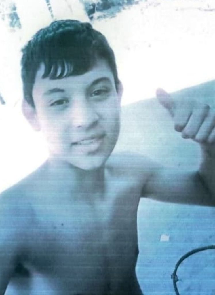Buscan a un adolescente del B° Mariano Moreno: Se fue de su casa ayer a la siesta