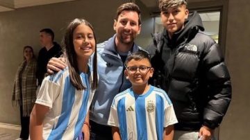 Sana costumbre: Los hijos de Arturo Vidal posaron con Lionel Messi en la previa de Argentina – Chile