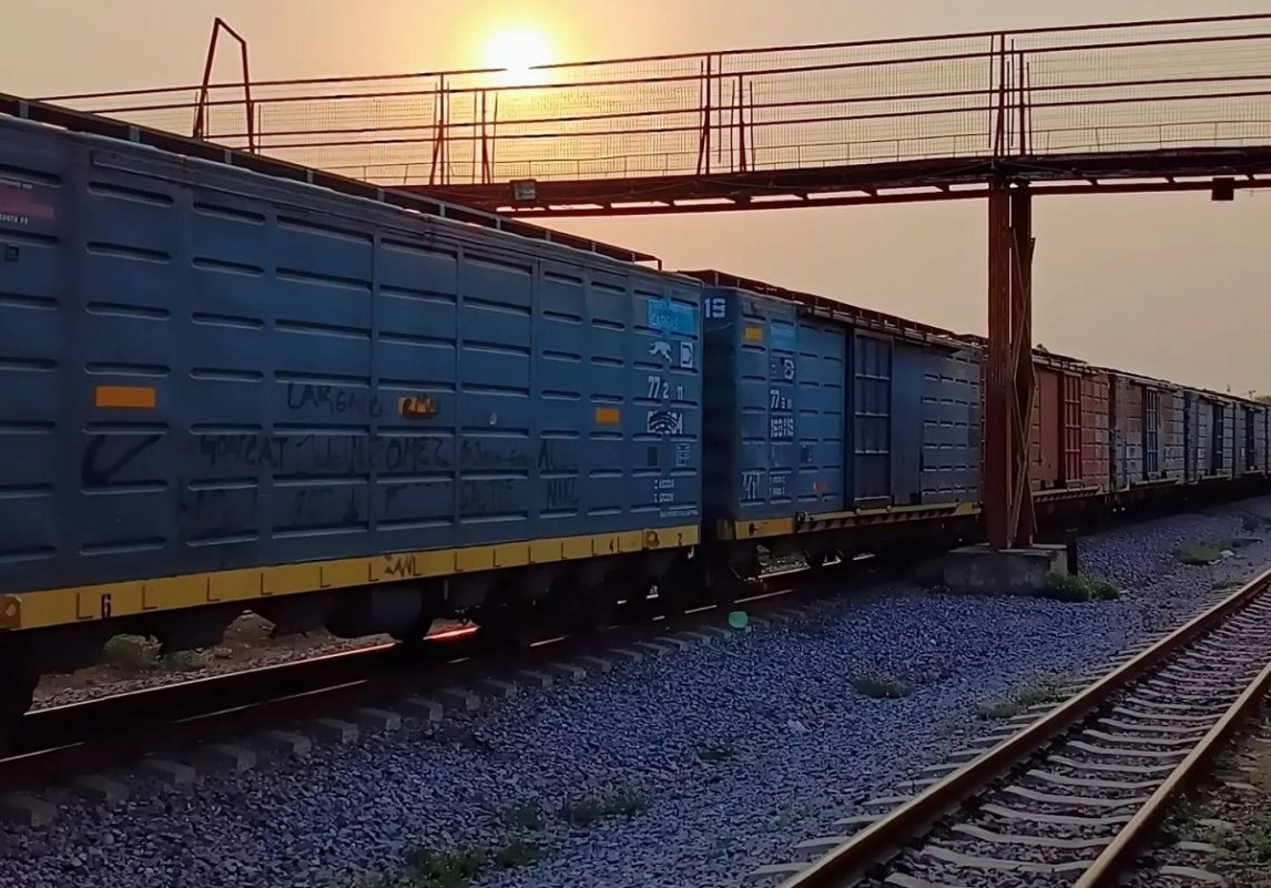 Monte Quemado: conductor de una camioneta 4×4 quiso ganarle al tren y terminó atropellado