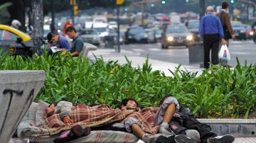 Para la UCA, el Gobierno sobreestimó en hasta 5% la caída de la pobreza