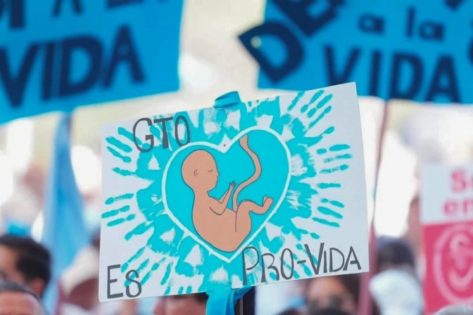 Diputada dio marcha atrás y dejó sin ley de aborto a un estado de México