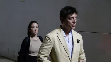 Aseguran que Caputo negocia con los jueces para desarmar la marcha por Cristina