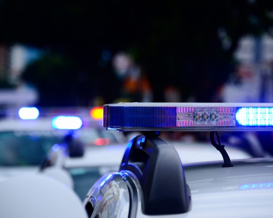 Dramático: un hombre quedó sin trabajo e intentó tirarse desde el balcón de su departamento