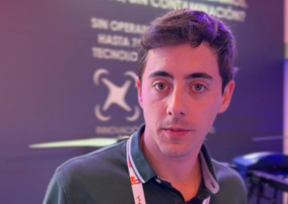 Explorando el Smart City: Emprendimiento santiagueño se destaca por limpiar en altura utilizando drones