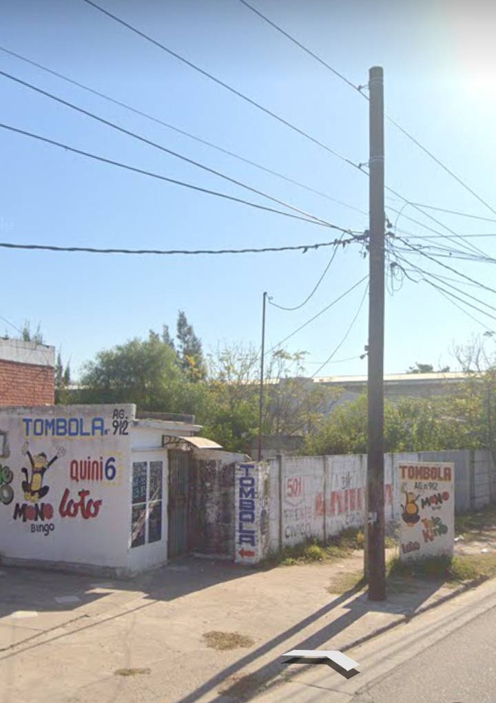Escrachan a docente, dueña de tómbola por acusar a empleados de robar para no pagarles