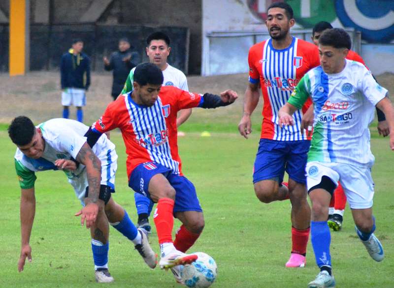 Unión Santiago goleó a Yanda y se metió en la final del Torneo Apertura