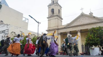 Honraron a la Virgen del Carmen con el espectáculo “Homenaje a las Vírgenes de América”