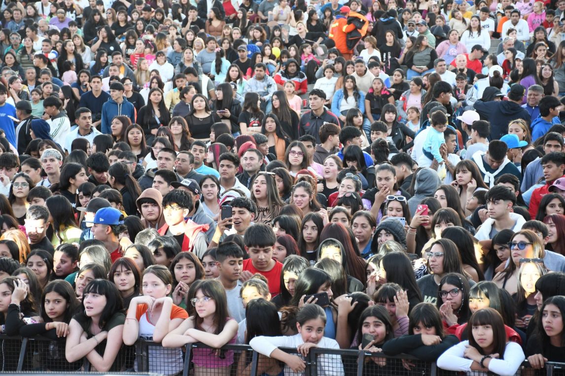 Éxito total en el Festival del Día del Amigo en Plaza Añoranzas