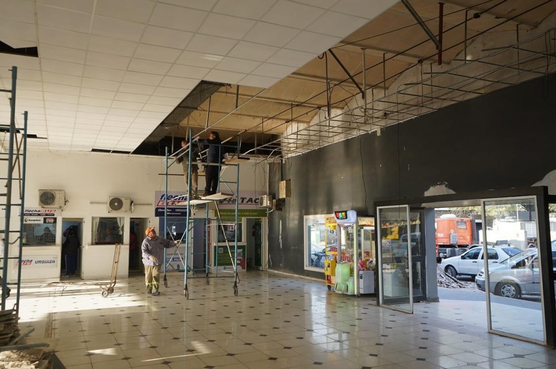 Avanzan las obras de remodelación en la Terminal de Ómnibus de La Banda