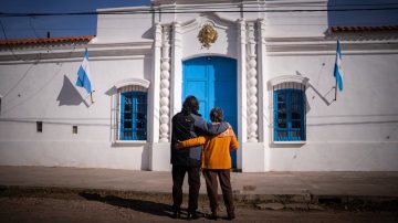 Le construyó a su esposa una réplica de la Casa de Tucumán en Baradero