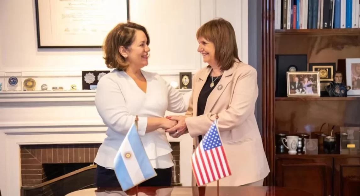 Patricia Bullrich, se reunió este viernes con Heidi Gómez Rápalo, Encargada de Negocios de la Embajada de EE.UU. en Argentina