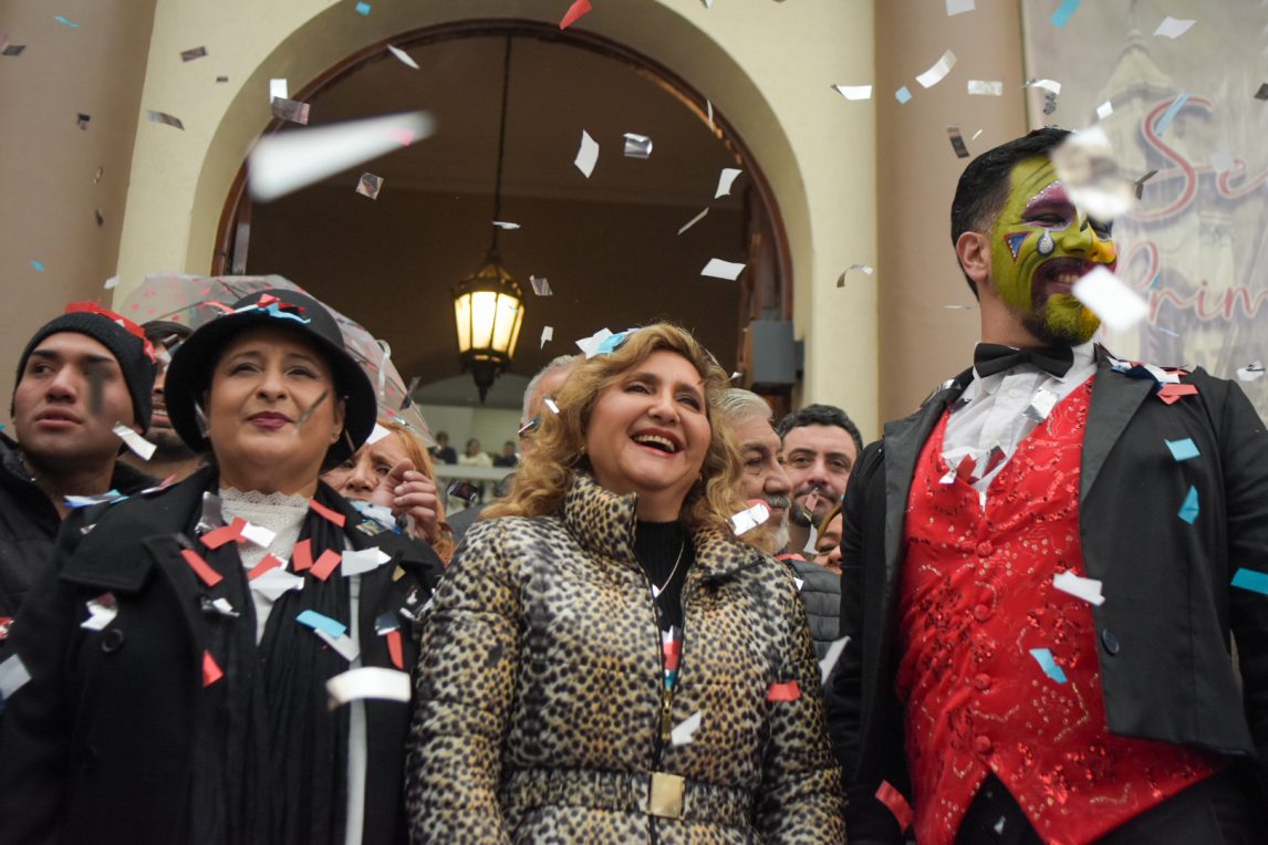 Norma Fuentes destacó la fuerza del arte callejero en la apertura de la acción teatral urbana
