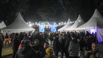 Por las lluvias se suspende hasta el domingo el desfile “Raíces en Movimiento” en la Feria Artesanal